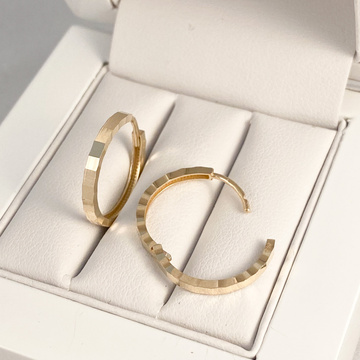 Žluté zlato náušnice kruhy broušené 13,4mm